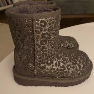 Toddler size 7 Uggs. In excellent used condition  - hardly worn!